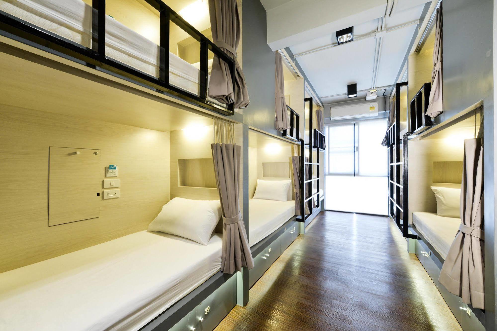 The Cube Hostel Silom Bangkok Ngoại thất bức ảnh