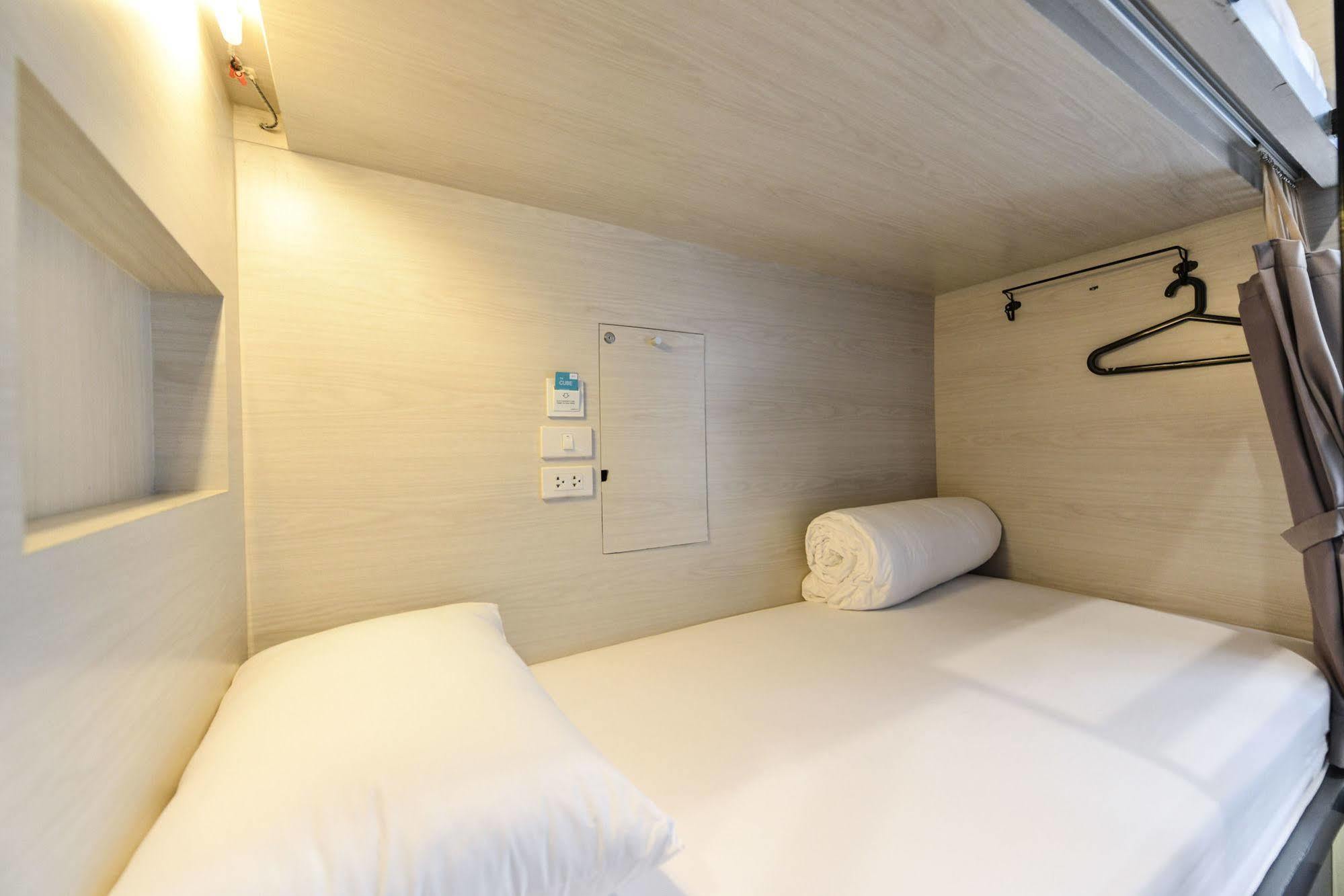 The Cube Hostel Silom Bangkok Ngoại thất bức ảnh