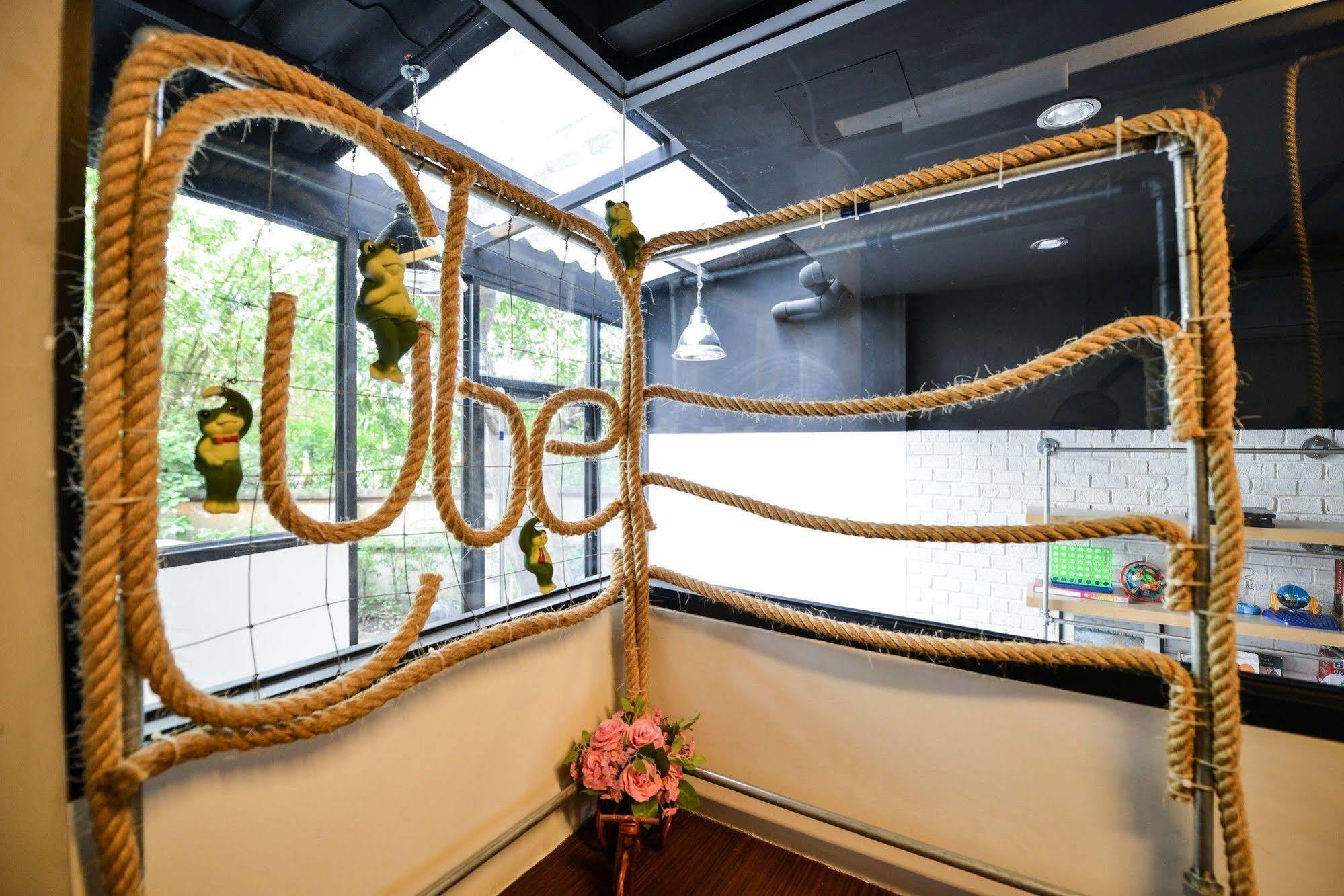 The Cube Hostel Silom Bangkok Ngoại thất bức ảnh